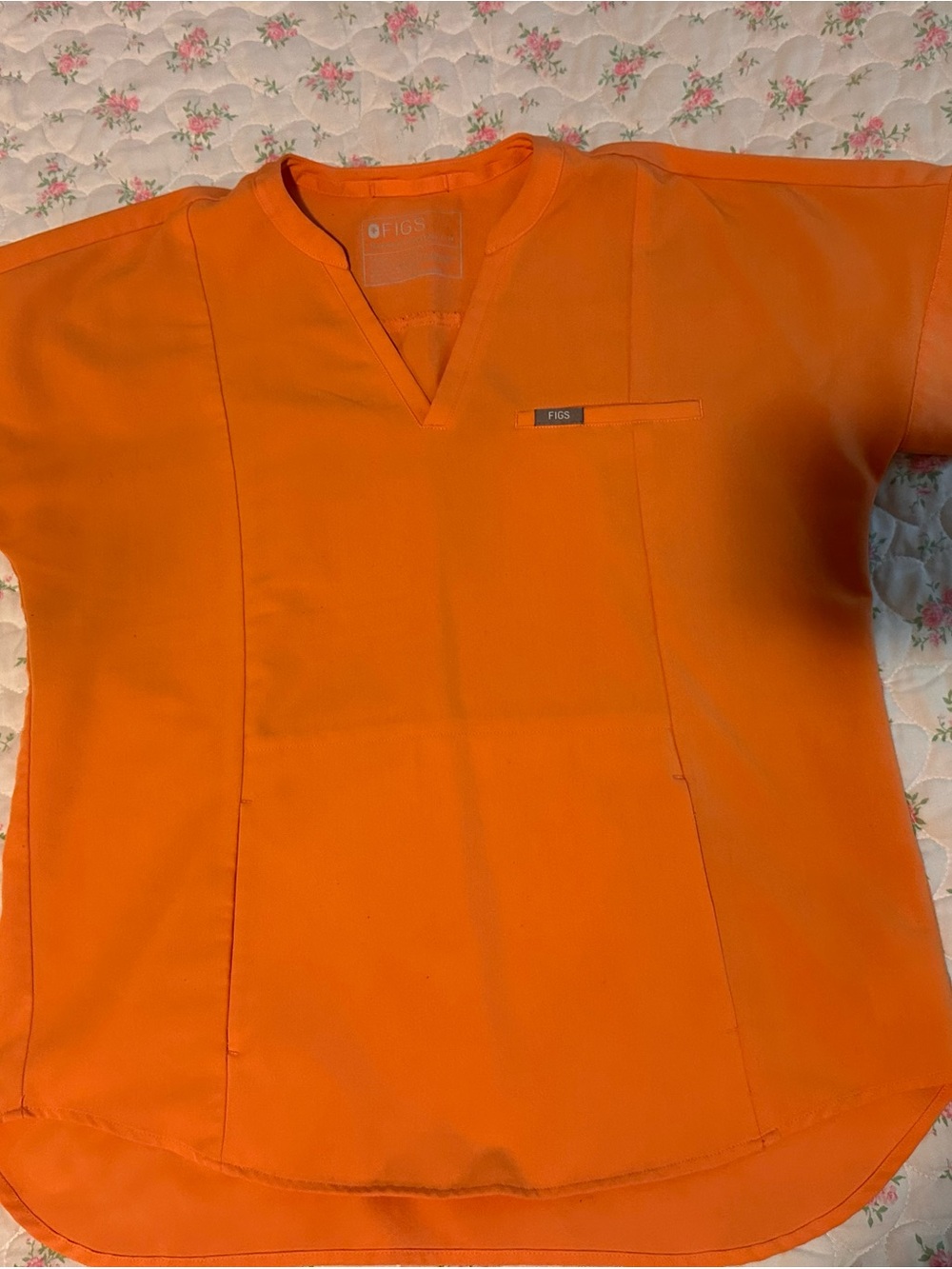 FIGS SCRUB TOP